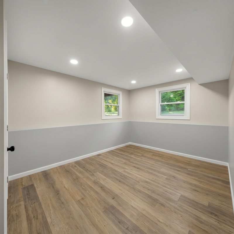 Original listing photo of an empty room